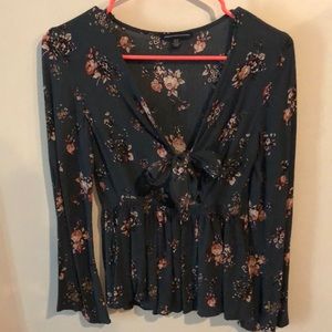 American Eagle Front tie shirt